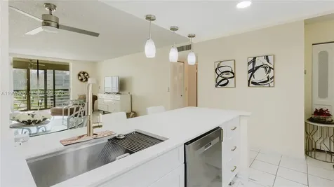 424 SE 10th Street Dania Beach FL 33004