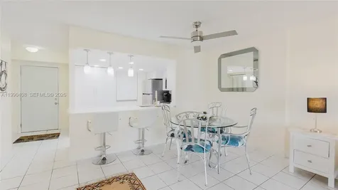 424 SE 10th Street Dania Beach FL 33004