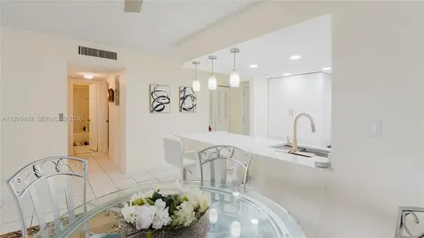 424 SE 10th Street Dania Beach FL 33004