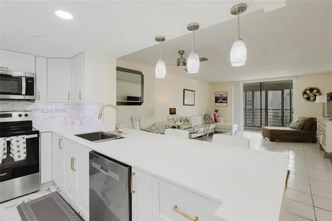 424 SE 10th Street Dania Beach FL 33004