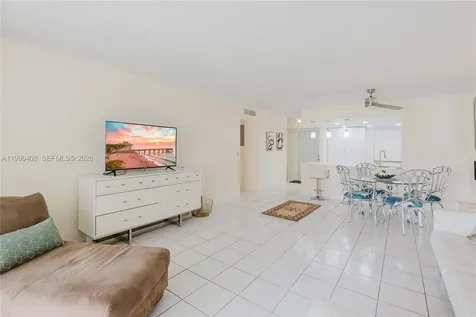 424 SE 10th Street Dania Beach FL 33004