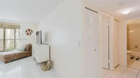 424 SE 10th Street Dania Beach FL 33004