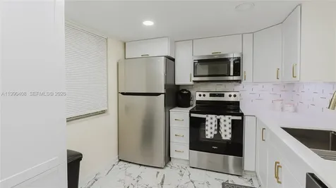424 SE 10th Street Dania Beach FL 33004
