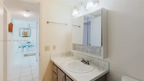 424 SE 10th Street Dania Beach FL 33004