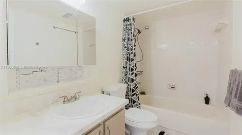 424 SE 10th Street Dania Beach FL 33004