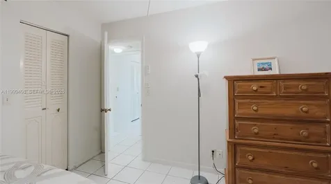 424 SE 10th Street Dania Beach FL 33004