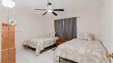 424 SE 10th Street Dania Beach FL 33004