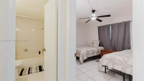 424 SE 10th Street Dania Beach FL 33004