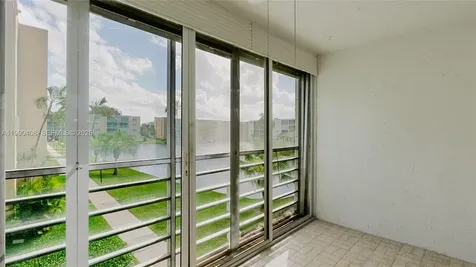 424 SE 10th Street Dania Beach FL 33004