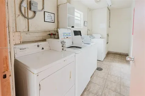 424 SE 10th Street Dania Beach FL 33004