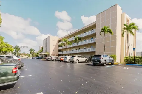 424 SE 10th Street Dania Beach FL 33004