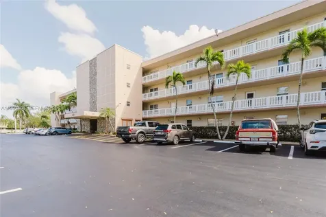 424 SE 10th Street Dania Beach FL 33004