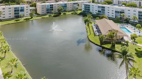 424 SE 10th Street Dania Beach FL 33004