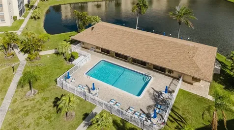 424 SE 10th Street Dania Beach FL 33004