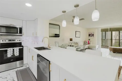 424 SE 10th Street Dania Beach FL 33004