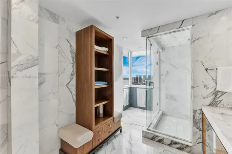 19400 Turnberry Way Aventura FL 33180
