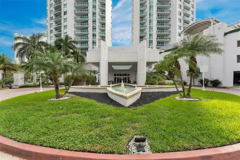 19400 Turnberry Way Aventura FL 33180