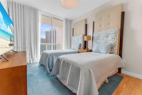 19400 Turnberry Way Aventura FL 33180