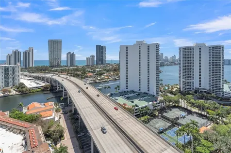 19400 Turnberry Way Aventura FL 33180