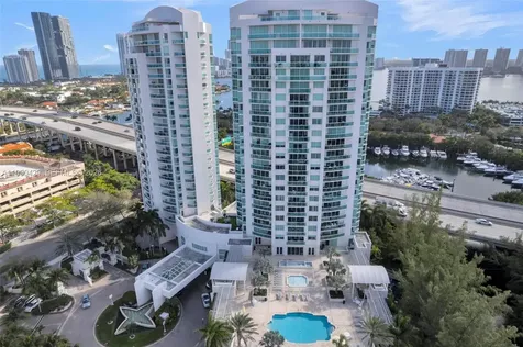 19400 Turnberry Way Aventura FL 33180