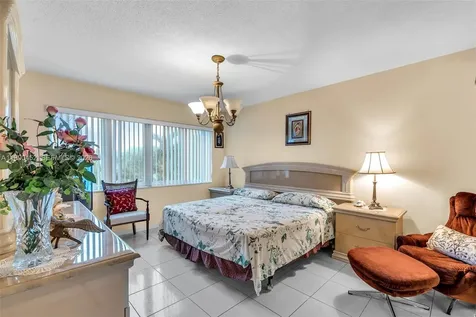 1965 S Ocean Boulevard Lauderdale By The Sea FL 33062