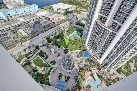 18101 Collins Sunny Isles Beach FL 33160