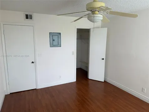 3330 N Pinewalk Drive N Margate FL 33063