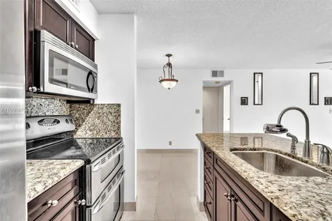 2796 S University Drive Davie FL 33328