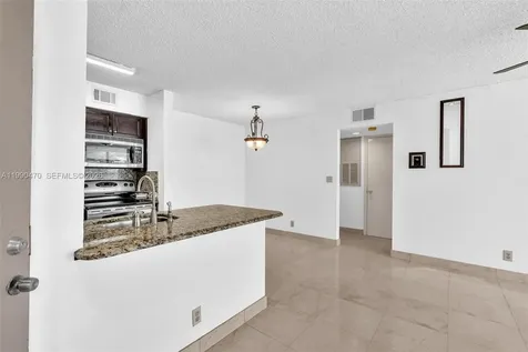 2796 S University Drive Davie FL 33328