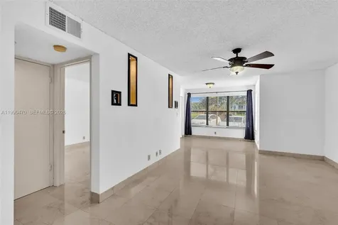 2796 S University Drive Davie FL 33328