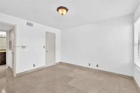 2796 S University Drive Davie FL 33328