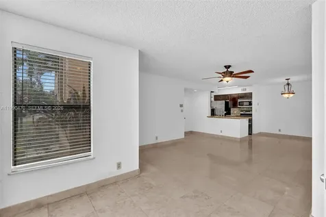 2796 S University Drive Davie FL 33328