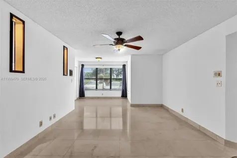 2796 S University Drive Davie FL 33328