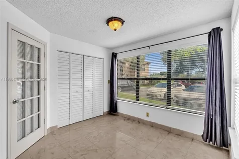 2796 S University Drive Davie FL 33328
