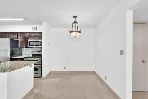 2796 S University Drive Davie FL 33328