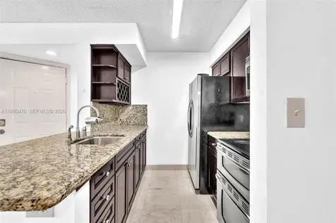 2796 S University Drive Davie FL 33328