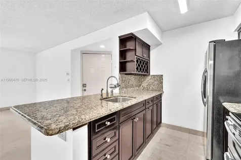 2796 S University Drive Davie FL 33328