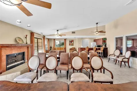 2796 S University Drive Davie FL 33328