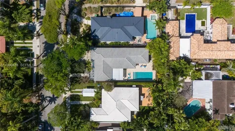 711 NE 72nd Terrace Miami FL 33138