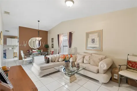 8798 NW 111th Terrace Hialeah Gardens FL 33018