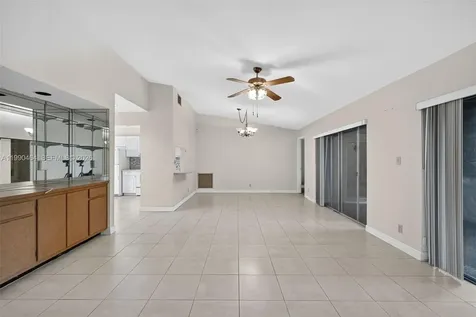 10424 NW 70th Court Tamarac FL 33321
