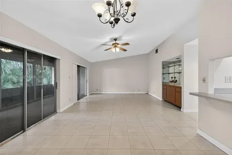 10424 NW 70th Court Tamarac FL 33321