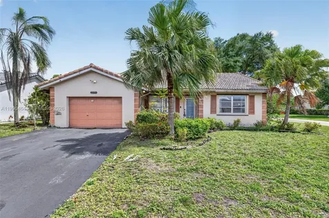 10424 NW 70th Court Tamarac FL 33321