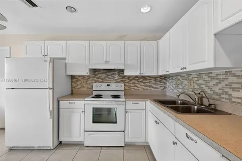 10424 NW 70th Court Tamarac FL 33321