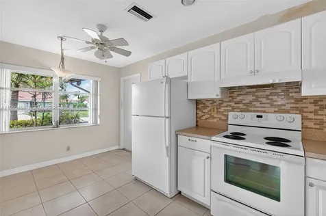 10424 NW 70th Court Tamarac FL 33321