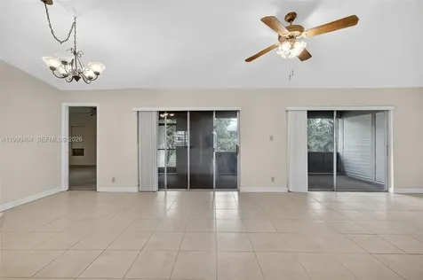 10424 NW 70th Court Tamarac FL 33321
