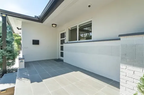 261 NE 47th Street Miami FL 33137