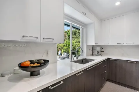 261 NE 47th Street Miami FL 33137