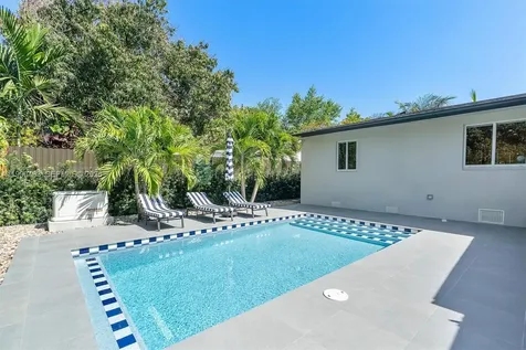 261 NE 47th Street Miami FL 33137