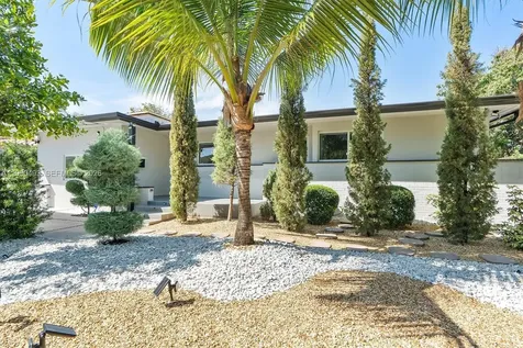 261 NE 47th Street Miami FL 33137
